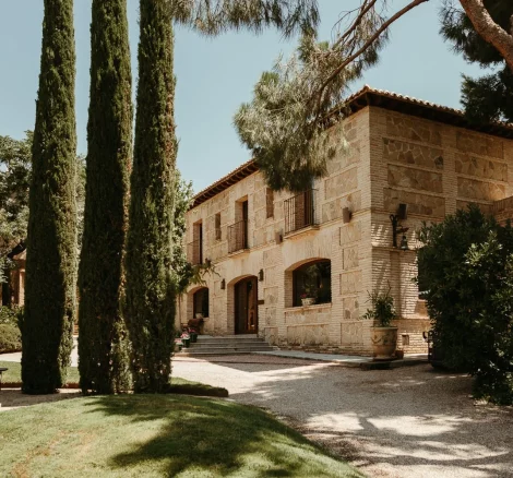 Image of front view of wedding venue Cigarral de las Mercedes
