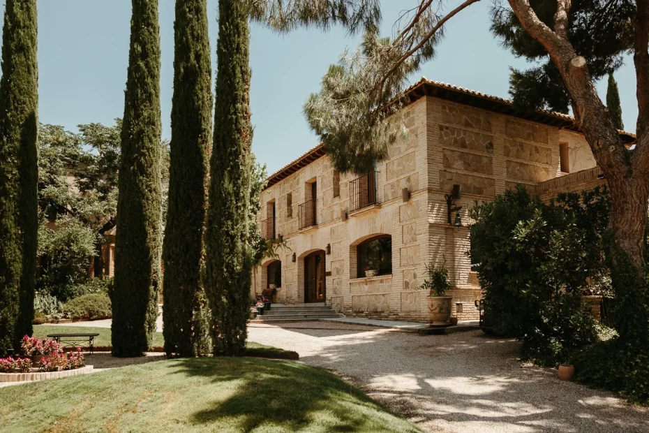 Image of front view of wedding venue Cigarral de las Mercedes