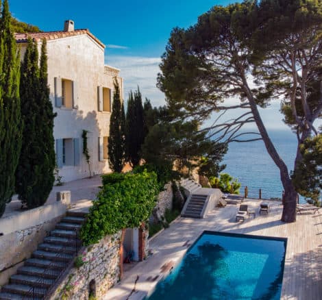 private villa in the french riviera a luxury property by the sea
