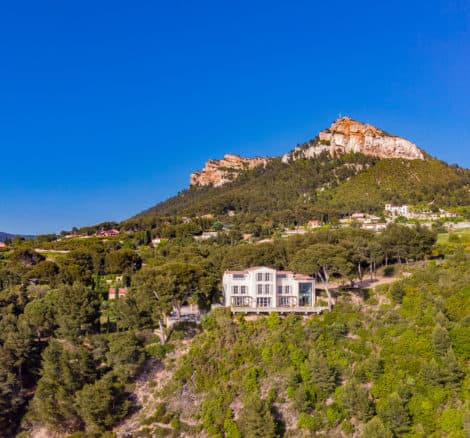 wedding villa backed by mountain