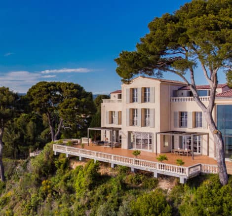 stunning wedding villa overlooking cliff