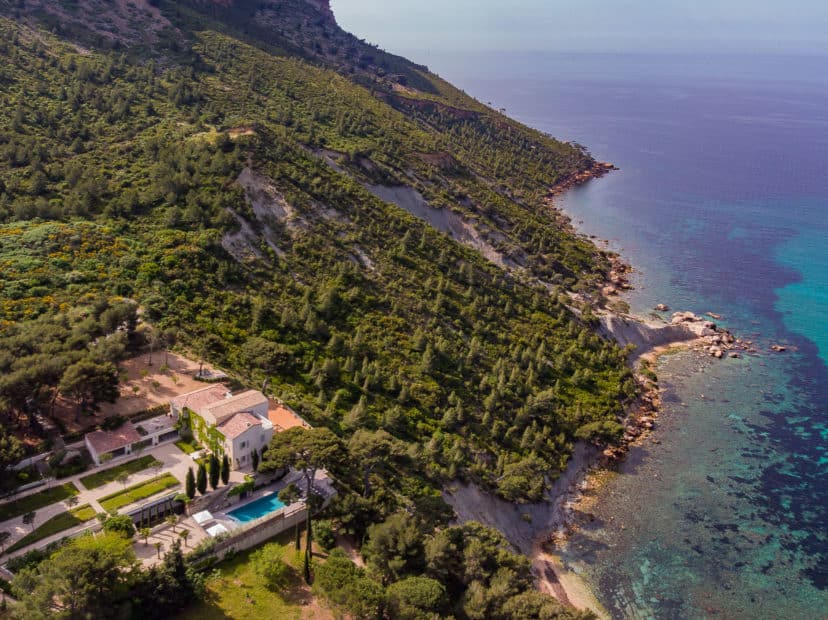 birds eye view of wedding venue in french riviera domaine de canaille right near the ocean