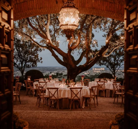 Image of table set up at wedding venue Cigarral de las Mercedes