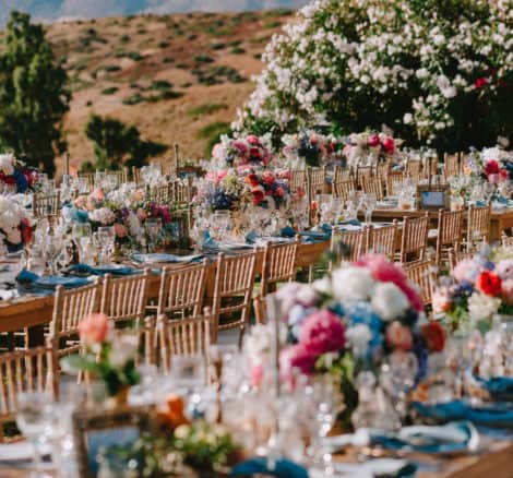 wedding tables with mountains