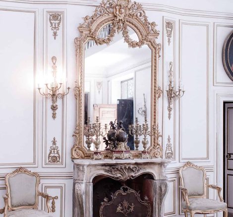ornate mirror at chateau de robernier