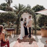 bride and groom marrying at spanish wedding venue case la siesta