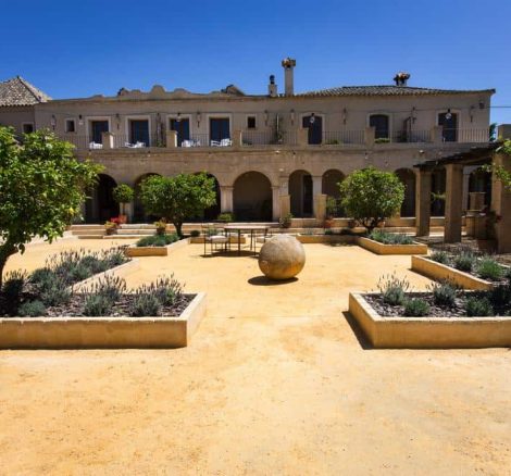 minimal yet eye catching garden at wedding villa casa la siesta in spain