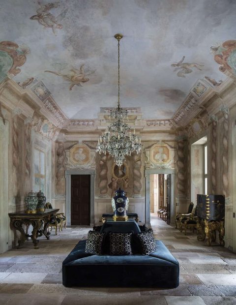 historical room at villa balbiano wedding venue