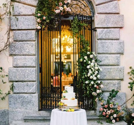 3 tier wedding cake at luxury Italian wedding venue villa balbiano in lake como