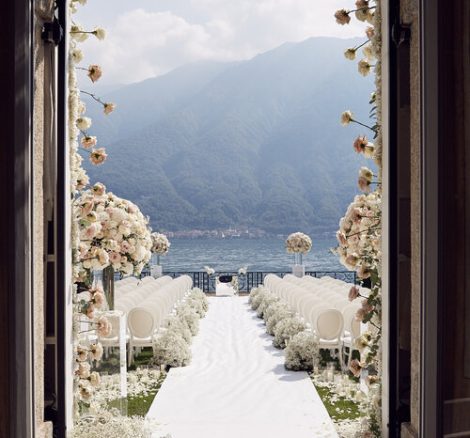 wedding ceremony overlooking the lake at luxury wedding venue villa balbiano in lake como Italy