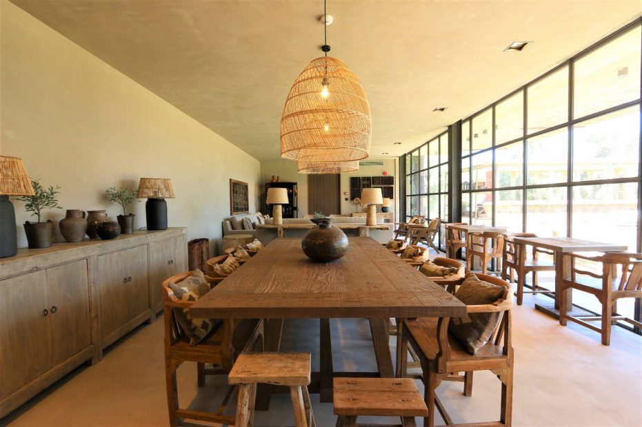 dining table at terra rosa country house and vineyards wedding venue in portugal