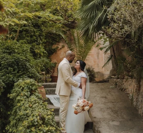 bride and groom at villa catalina
