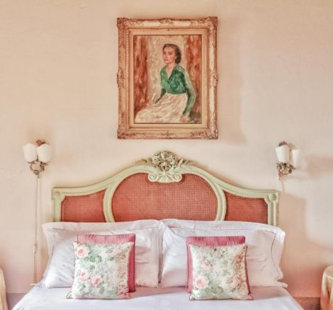 vintage bedroom decor at Italian wedding venue Castello di San Fabiano