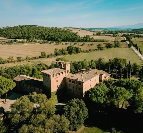 Drone shot of wedding venue Castello di San Fabiano