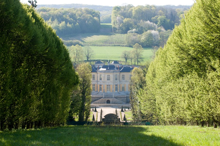 Photograph of the exterior of stunning French wedding venue, Château de Villette