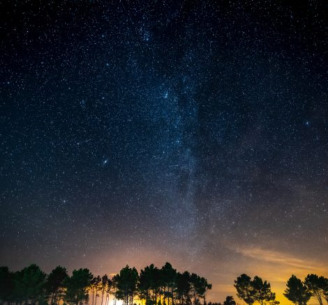 starry night sky above craveiral farmhouse grounds a unique wedding venue in portugal