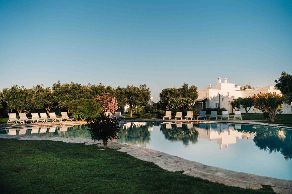 curved outdoor pool at Masseria Don Luigi wedding venue in puglia