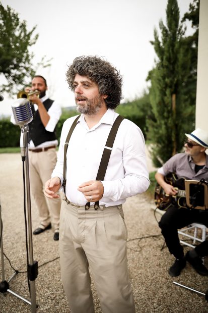 Italian wedding singer performing live at country estate wedding venue in Marche Italy