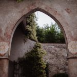 detailed stone archway at Italian wedding venue convento dell'Annunciata