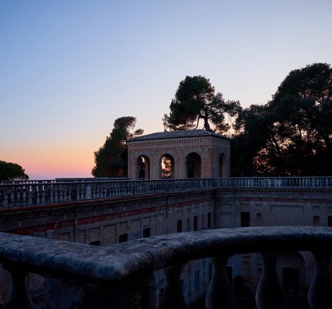 sunset over the rooftop of historic Italian wedding venue Villa Imperiale