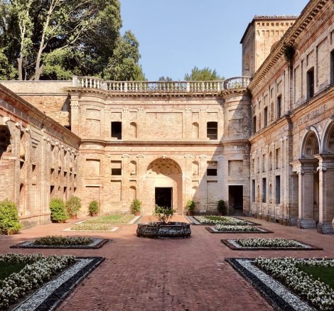 stone courtyard at Italian wedding venue Villa Imperiale Pesaro