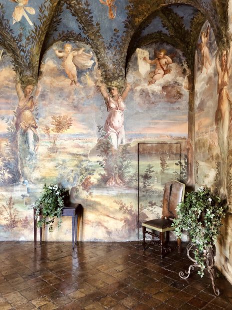 Painted walls at Italian wedding venue Villa Imperiale Pesaro