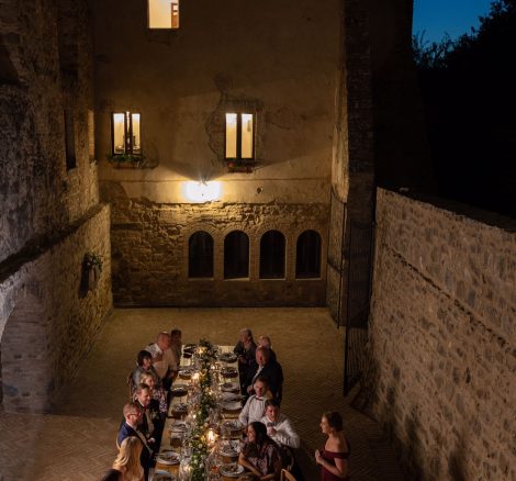 rectangular wedding tables at Italian wedding venue Antico convento i cappuccini di montalcino