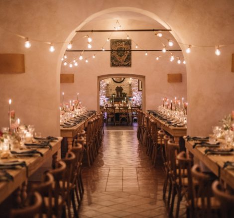 wedding tables in one of the dining rooms with arched ceilings at Italian wedding venue convento dell'Annunciata