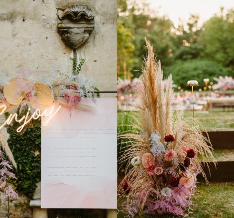 pampas and flowers decorating the sign outside Italian wedding venue convento dell'Annunciata