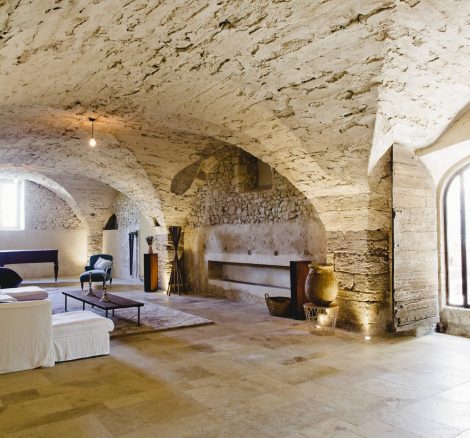 arched stone walls inside le Petit Roulet wedding venue in luberon in france
