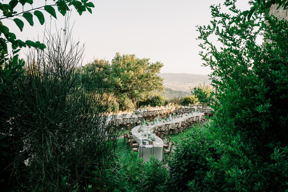 curved wedding tables at wedding venue in italy castello di petrata in umbria