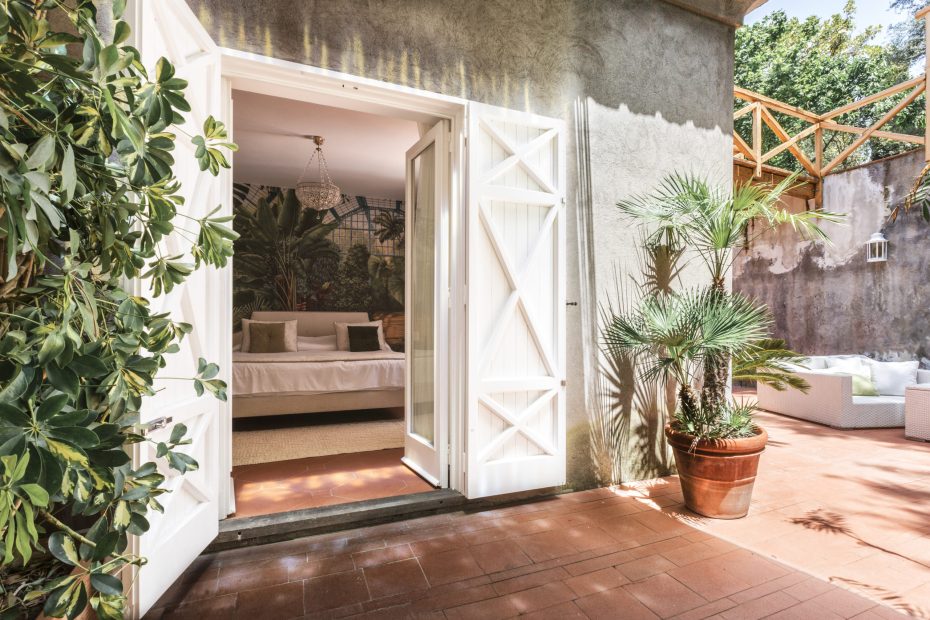 bridal suite at historical private villa wedding venue in Sorrento Italy villa zagara