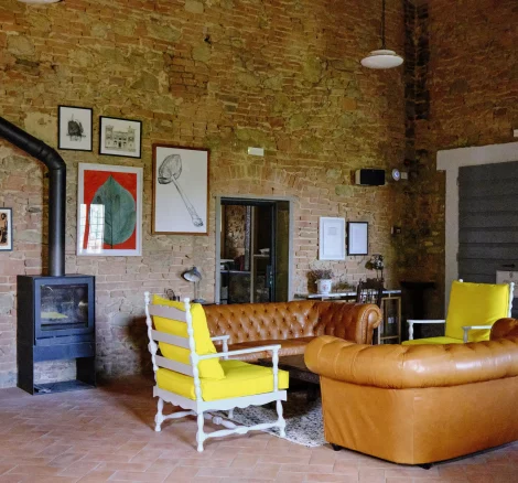 lounge area at wedding venue in tuscany villa lena
