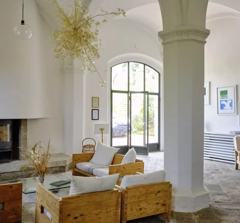 high arched ceilings at wedding venue in tuscany villa lena