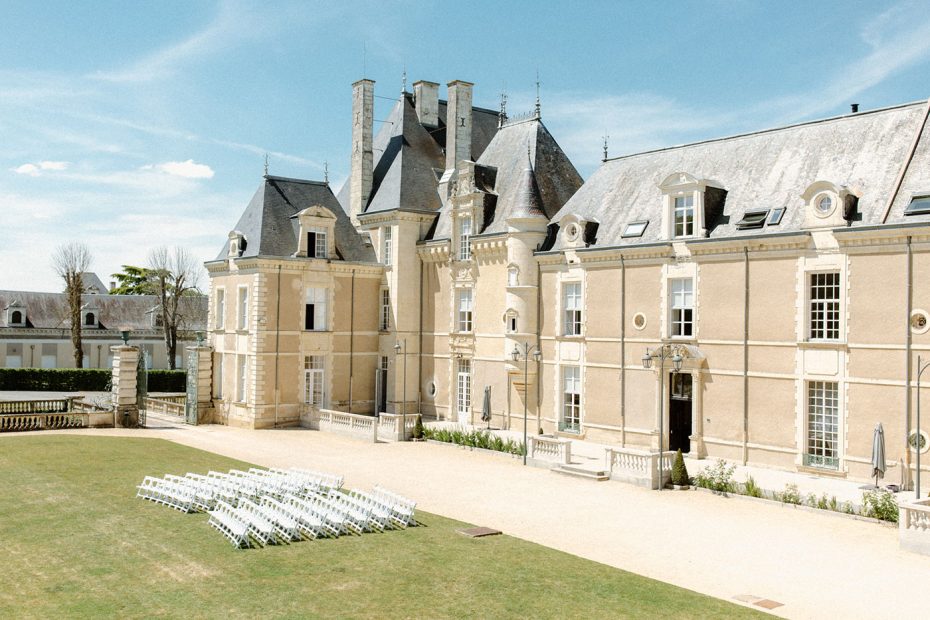 chateau de jalesnes exterior and chairs on the front lawn for a wedding outdoors