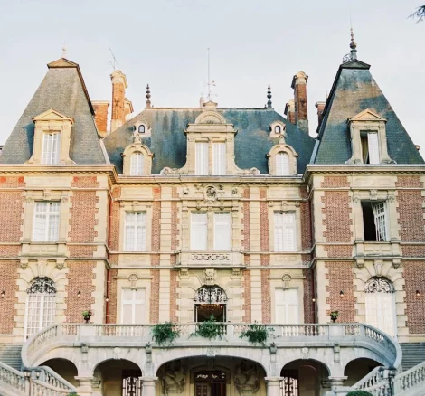 Front image of wedding venue Chateau Bouffemont