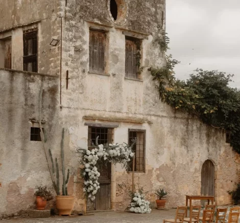 Wedding venue aisle Metohi Istoria, Crete