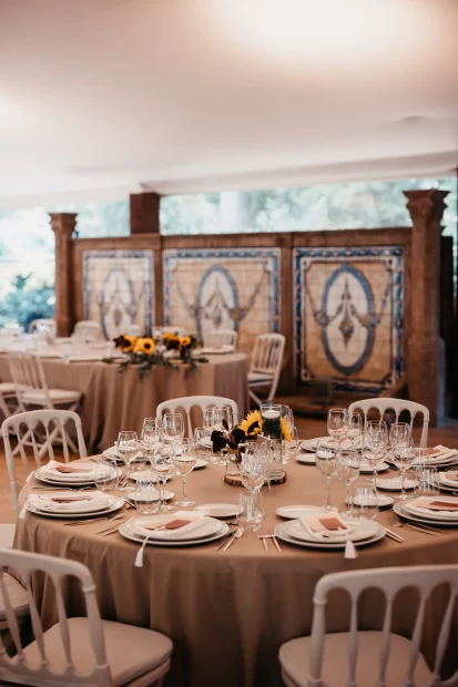 Image of table setting at wedding venue Quinta do Jordão, Portugal