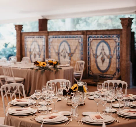 Image of table setting at wedding venue Quinta do Jordão, Portugal