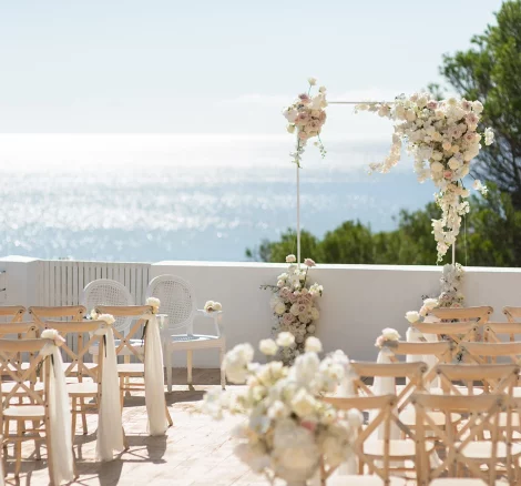 Image of aisle with view of sea at wedding venue Elixir Ibiza