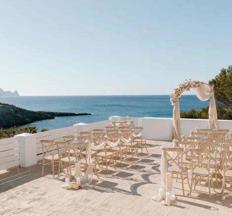 Image of aisle with view of sea at wedding venue Elixir Ibiza