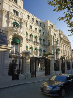 Shangri-La Paris- Hotel Entrance