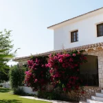Image of flowers on wedding venue Finca La Concertista, Spain