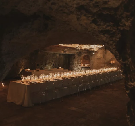 Image of wedding tables at wedding venue Masseria Alchimia
