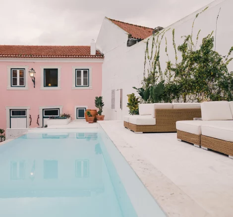 Image of wedding venue & pool at Palácio Tancos, Portugal