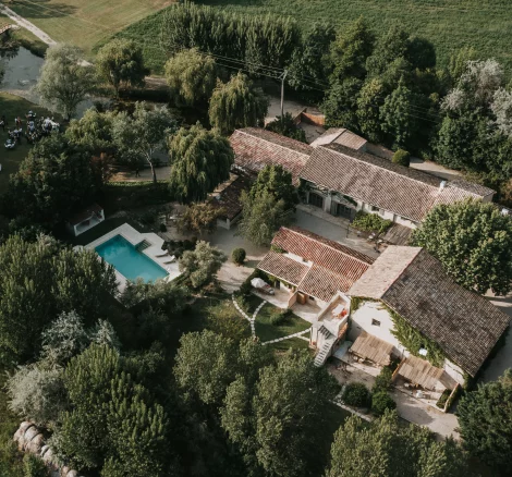 Drone shot of wedding venue Domaine du Grand Lauron