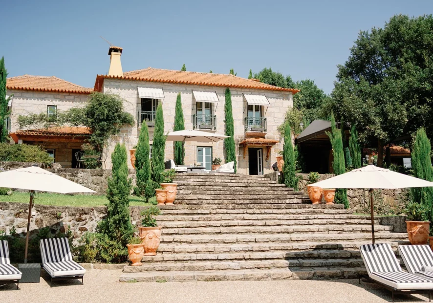 Image of front of The Fox House wedding venue, Portugal