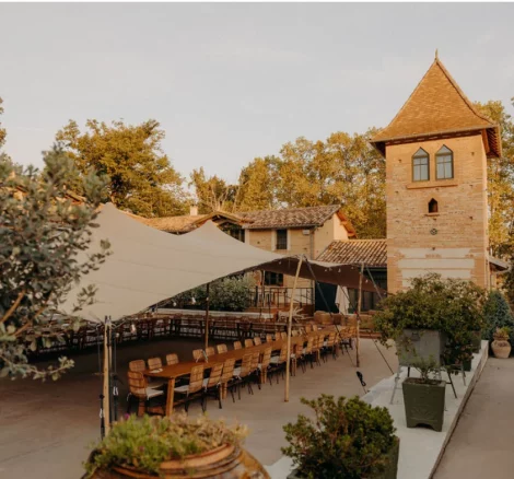 Image of main building at wedding venue La Compagnie des Campagnes, France