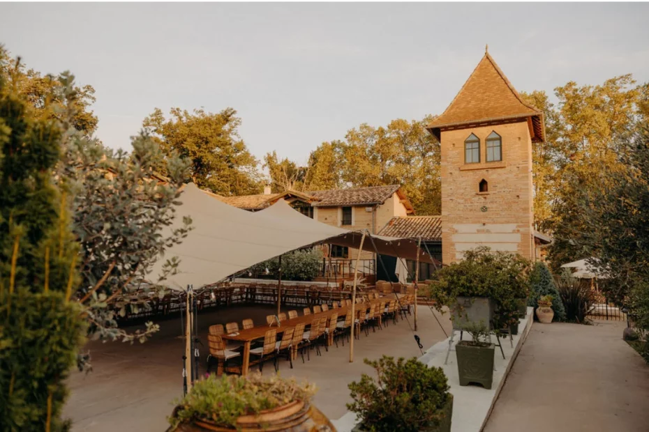 Image of main building at wedding venue La Compagnie des Campagnes, France