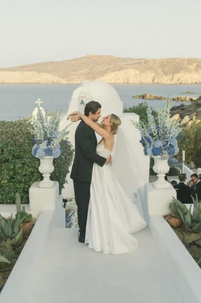 Image of couple getting married at wedding venue Mykonos Lolita in Mykonos, Greece